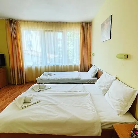 Hotel Хотел Централ 2*