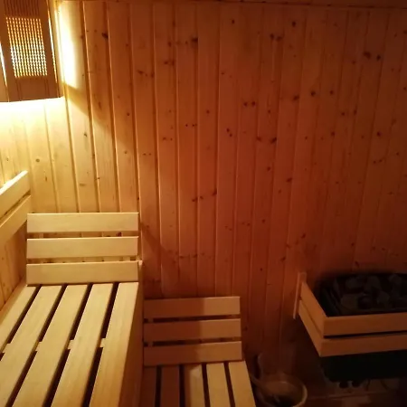 Хотел Централ 2*